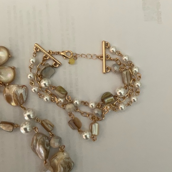 Avon Pearl Gold Bracelet Earrings Nevklace Set - Picture 14 of 14